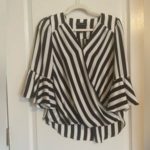 INC International Concepts Black and White Top Small